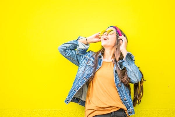 10 façons stylées de porter une veste en jean femme